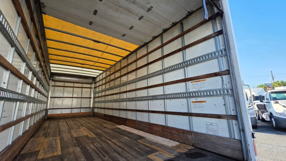 Medium Duty Box Truck-Light and Medium Duty Trucks-Hino-2019-268-Ocala-FL-131,412\n\t\tmiles-$ 64,500 - Image 12