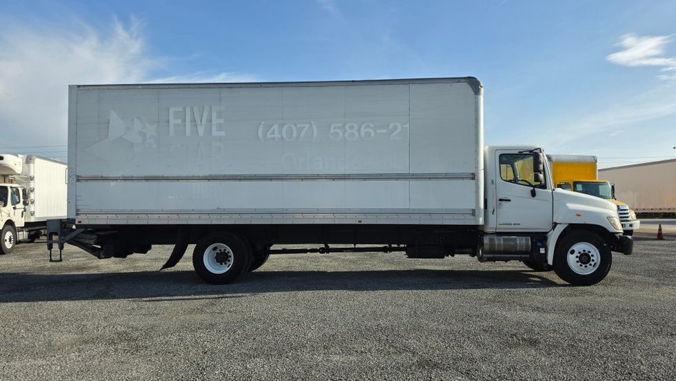 Medium Duty Box Truck-Light and Medium Duty Trucks-Hino-2019-268-Ocala-FL-131,412\n\t\tmiles-$ 64,500 - Image 15