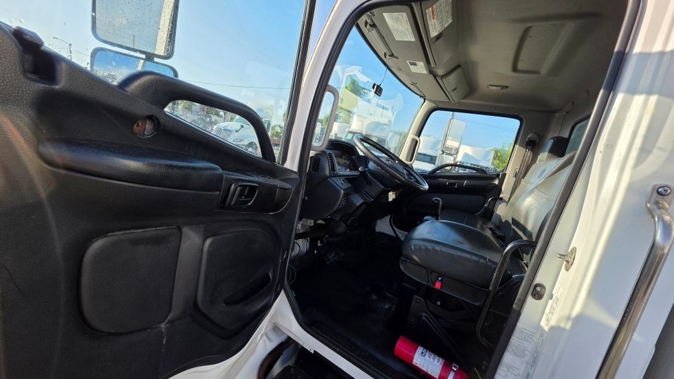 Medium Duty Box Truck-Light and Medium Duty Trucks-Hino-2019-268-Ocala-FL-131,412\n\t\tmiles-$ 64,500 - Image 16