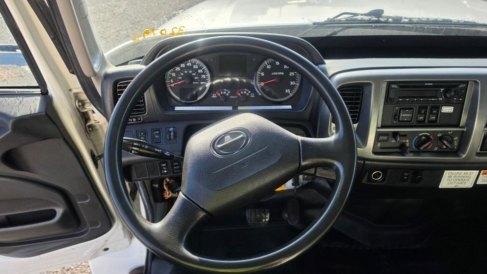 Medium Duty Box Truck-Light and Medium Duty Trucks-Hino-2019-268-Ocala-FL-131,412\n\t\tmiles-$ 64,500 - Image 18