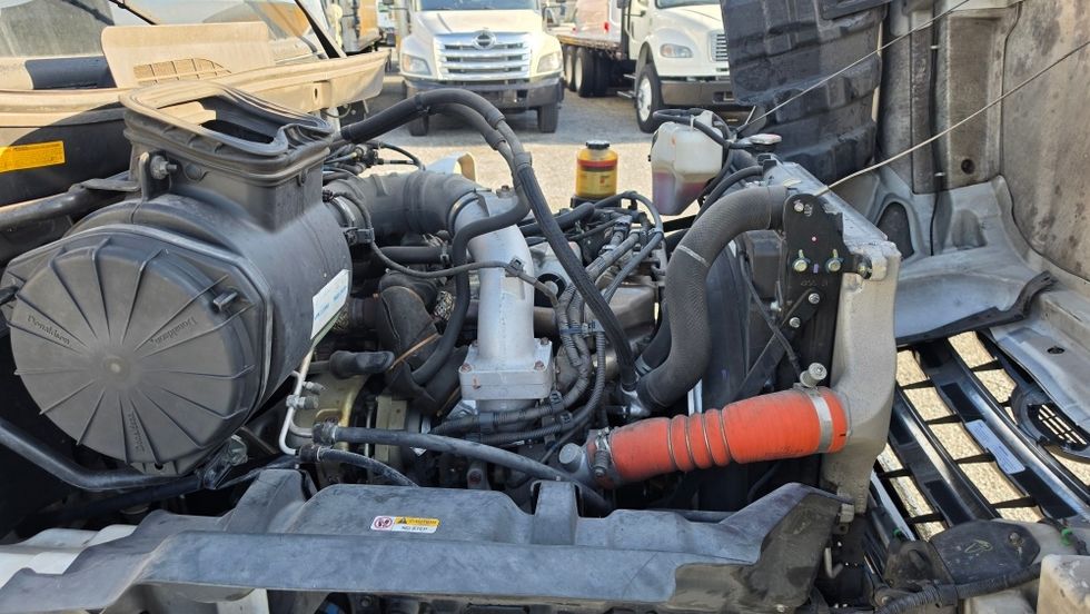 Medium Duty Box Truck-Light and Medium Duty Trucks-Hino-2019-268-Ocala-FL-131,412\n\t\tmiles-$ 64,500 - Image 23