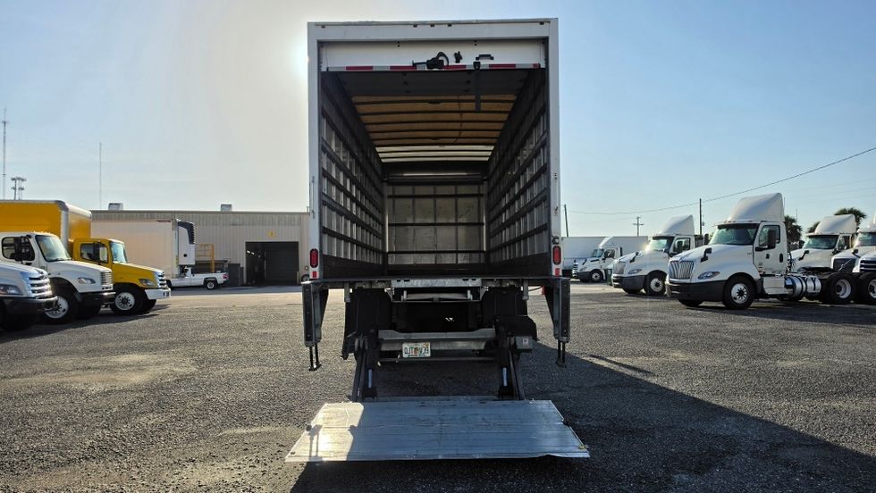 Medium Duty Box Truck-Light and Medium Duty Trucks-Hino-2019-268-Ocala-FL-131,412\n\t\tmiles-$ 64,500 - Image 9