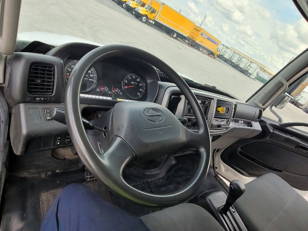 Medium Duty Box Truck-Light and Medium Duty Trucks-Hino-2019-268-Ocala-FL-195,313\n\t\tmiles-$ 50,250 - Image 14