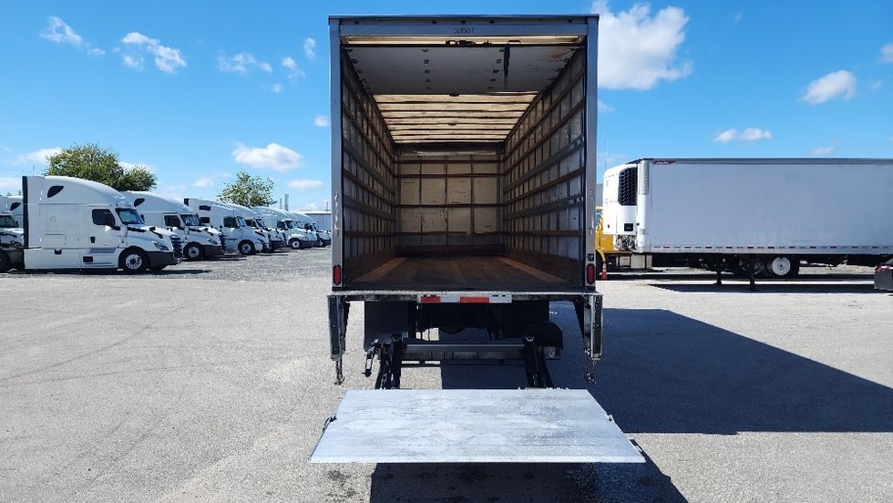 Medium Duty Box Truck-Light and Medium Duty Trucks-Hino-2019-268-Ocala-FL-250,398\n\t\tmiles-$ 39,500 - Image 9