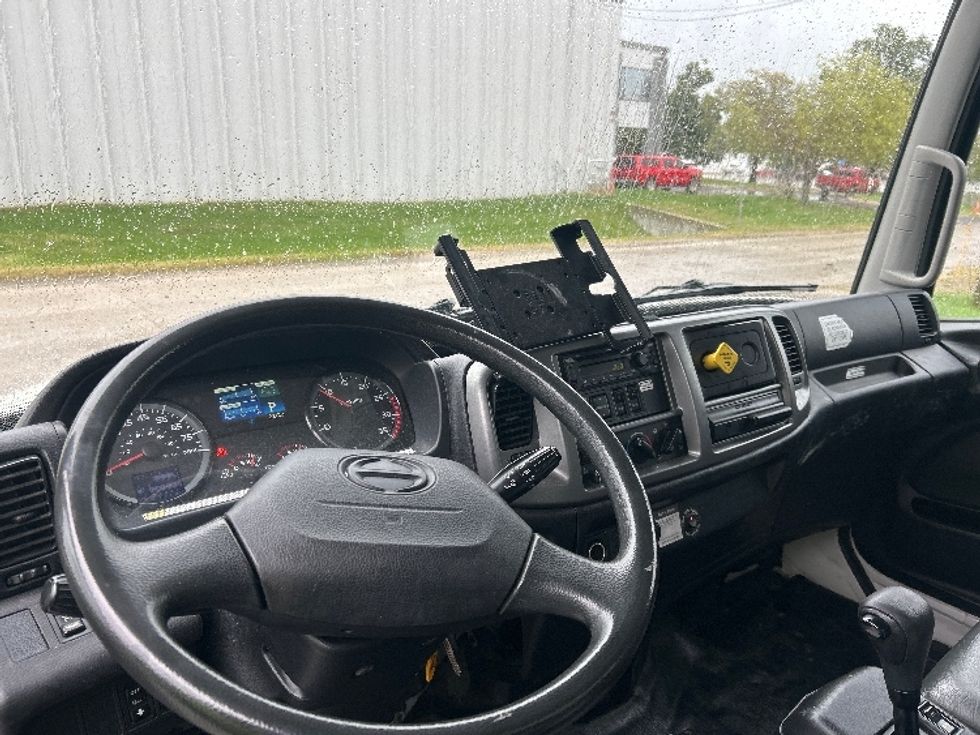 Medium Duty Box Truck-Light and Medium Duty Trucks-Hino-2019-268-Omaha-NE-241,455\n\t\tmiles-$ 41,000 - Image 17