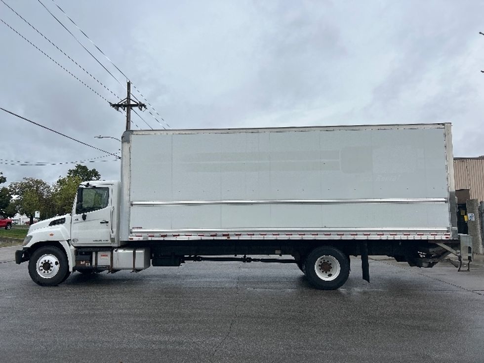 Medium Duty Box Truck-Light and Medium Duty Trucks-Hino-2019-268-Omaha-NE-241,455\n\t\tmiles-$ 41,000 - Image 4