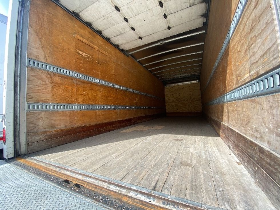 Medium Duty Box Truck-Light and Medium Duty Trucks-Hino-2019-268-Orlando-FL-209,889\n\t\tmiles-$ 42,500 - Image 11