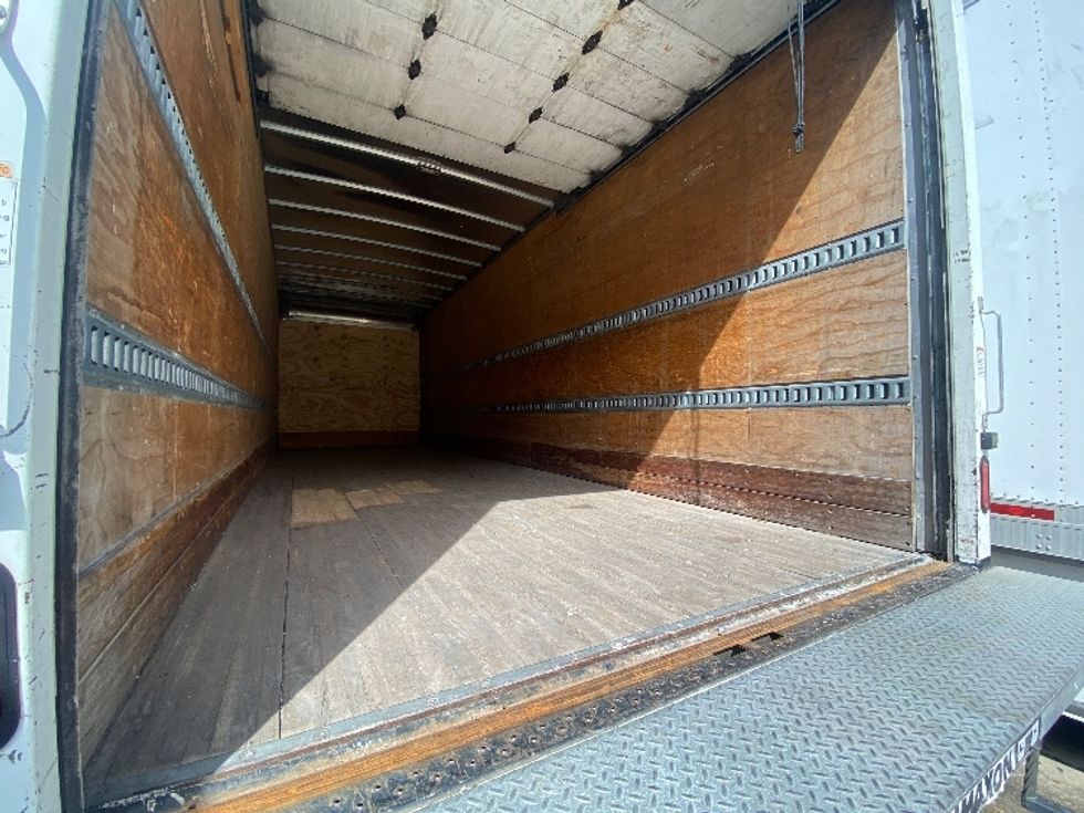 Medium Duty Box Truck-Light and Medium Duty Trucks-Hino-2019-268-Orlando-FL-209,889\n\t\tmiles-$ 42,500 - Image 12