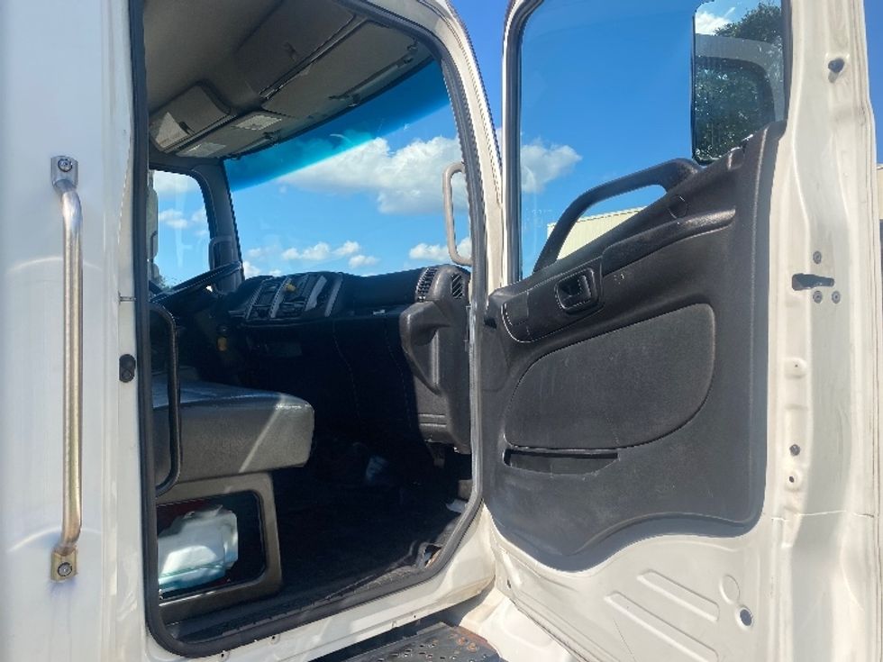 Medium Duty Box Truck-Light and Medium Duty Trucks-Hino-2019-268-Orlando-FL-209,889\n\t\tmiles-$ 42,500 - Image 20
