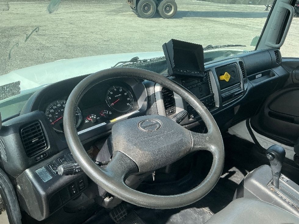 Medium Duty Box Truck-Light and Medium Duty Trucks-Hino-2019-268-Orlando-FL-97,977\n\t\tmiles-$ 61,750 - Image 17