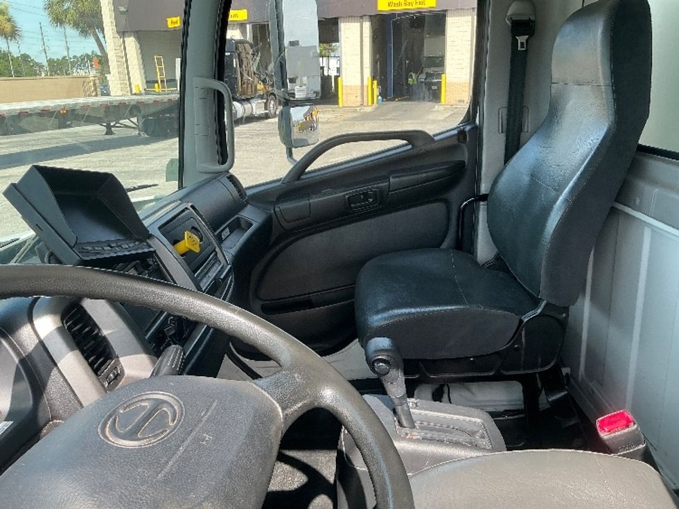 Medium Duty Box Truck-Light and Medium Duty Trucks-Hino-2019-268-Orlando-FL-97,977\n\t\tmiles-$ 61,750 - Image 19