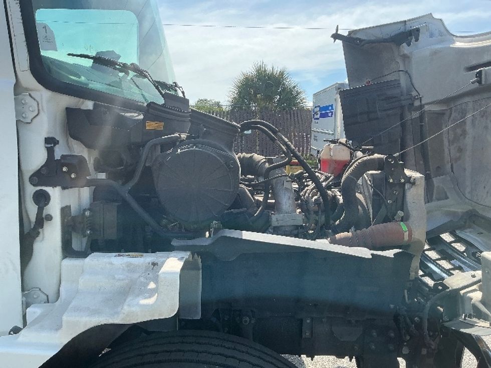 Medium Duty Box Truck-Light and Medium Duty Trucks-Hino-2019-268-Orlando-FL-97,977\n\t\tmiles-$ 61,750 - Image 23
