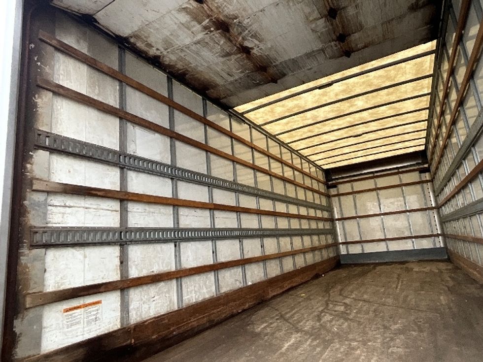 Medium Duty Box Truck-Light and Medium Duty Trucks-Hino-2019-268-Ottawa-ON-185,767\n\t\tkm-$ 76,750 - Image 11