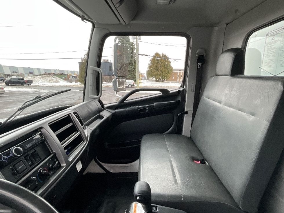 Medium Duty Box Truck-Light and Medium Duty Trucks-Hino-2019-268-Ottawa-ON-185,767\n\t\tkm-$ 76,750 - Image 19