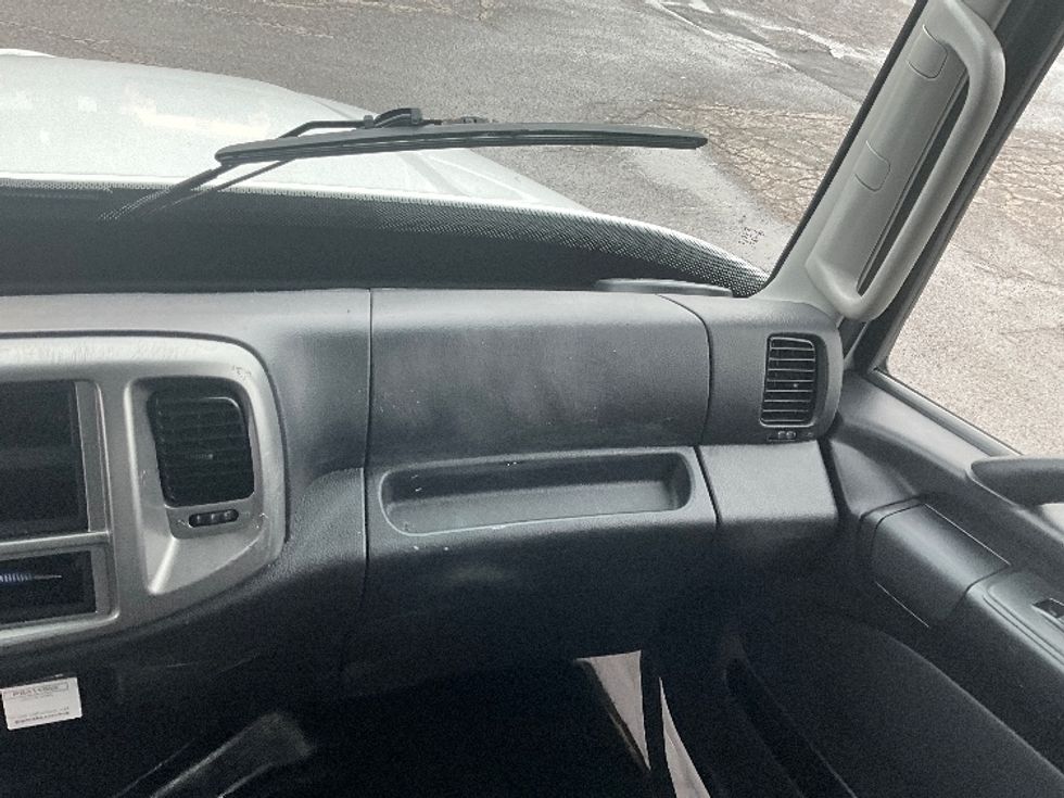 Medium Duty Box Truck-Light and Medium Duty Trucks-Hino-2019-268-Ottawa-ON-185,767\n\t\tkm-$ 76,750 - Image 21