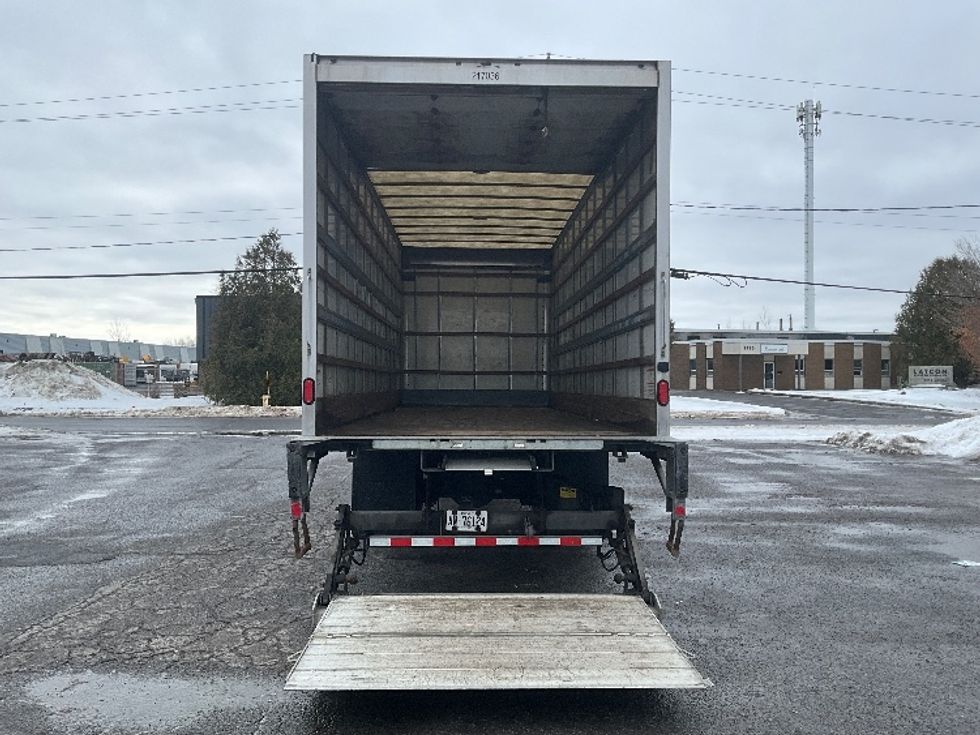 Medium Duty Box Truck-Light and Medium Duty Trucks-Hino-2019-268-Ottawa-ON-185,767\n\t\tkm-$ 76,750 - Image 9