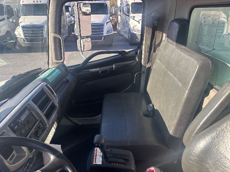 Medium Duty Box Truck-Light and Medium Duty Trucks-Hino-2019-268-Ottawa-ON-272,929\n\t\tkm-$ 69,000 - Image 19