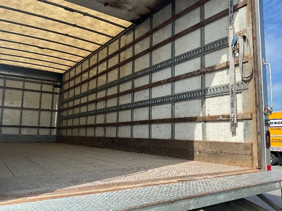 Medium Duty Box Truck-Light and Medium Duty Trucks-Hino-2019-268-Ottawa-ON-360,985\n\t\tkm-$ 58,250 - Image 11