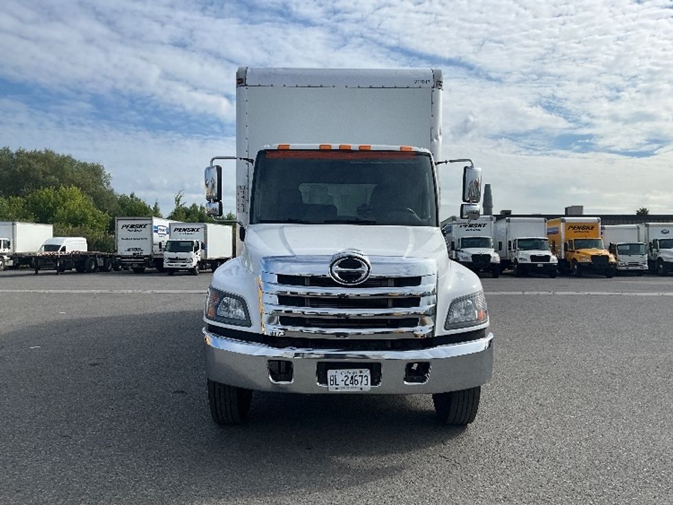 Medium Duty Box Truck-Light and Medium Duty Trucks-Hino-2019-268-Ottawa-ON-360,985\n\t\tkm-$ 58,250 - Image 2