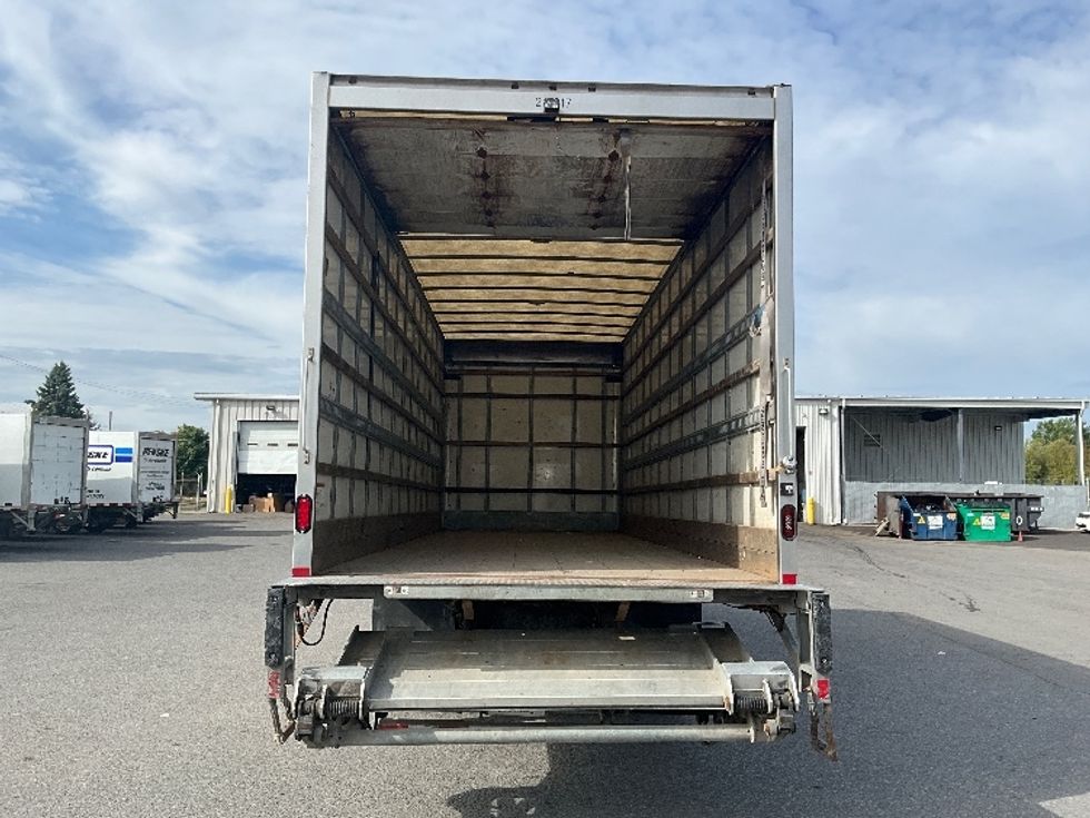 Medium Duty Box Truck-Light and Medium Duty Trucks-Hino-2019-268-Ottawa-ON-360,985\n\t\tkm-$ 58,250 - Image 8