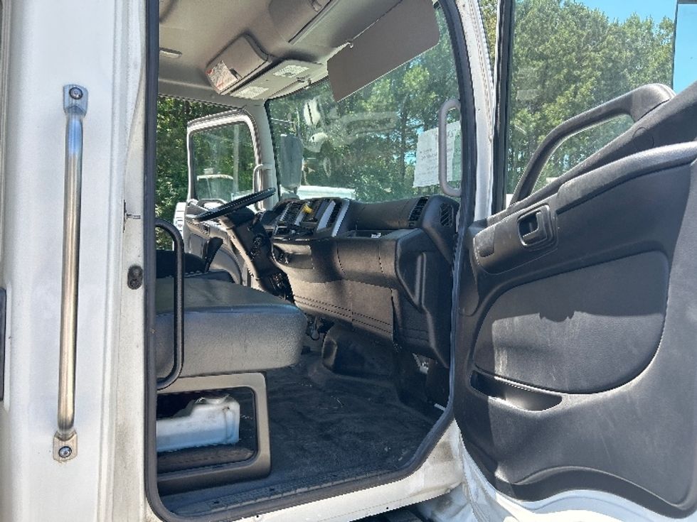Medium Duty Box Truck-Light and Medium Duty Trucks-Hino-2019-268-Pell City-AL-23,008\n\t\tmiles-$ 59,000 - Image 19