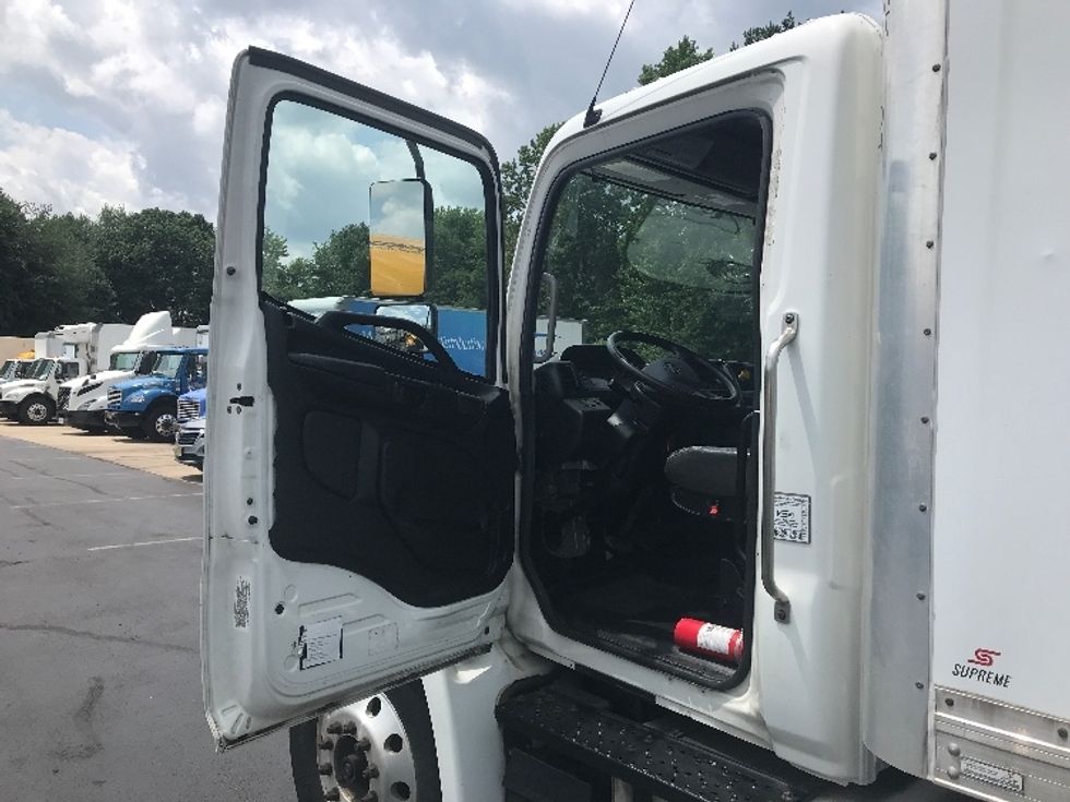 Medium Duty Box Truck-Light and Medium Duty Trucks-Hino-2019-268-Pennsauken-NJ-112,566\n\t\tmiles-$ 53,500 - Image 16