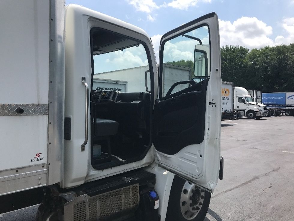Medium Duty Box Truck-Light and Medium Duty Trucks-Hino-2019-268-Pennsauken-NJ-112,566\n\t\tmiles-$ 53,500 - Image 20
