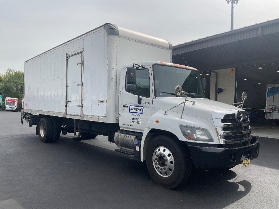 Medium Duty Box Truck-Light and Medium Duty Trucks-Hino-2019-268-Pennsauken-NJ-121,502\n\t\tmiles-$ 52,750 - Image 1