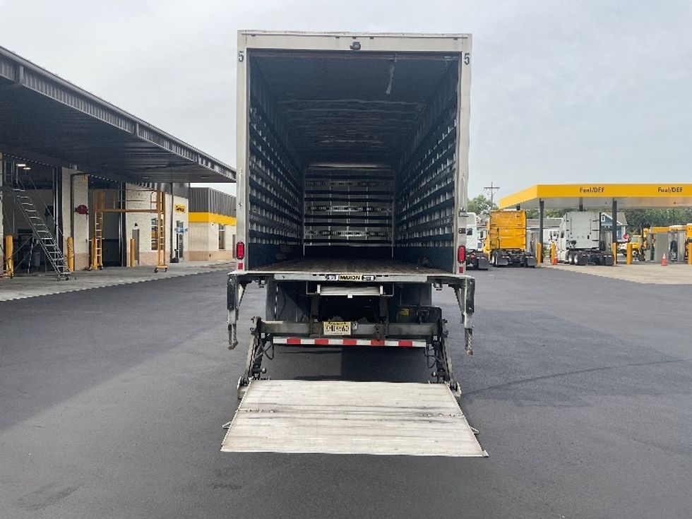 Medium Duty Box Truck-Light and Medium Duty Trucks-Hino-2019-268-Pennsauken-NJ-121,502\n\t\tmiles-$ 52,750 - Image 10