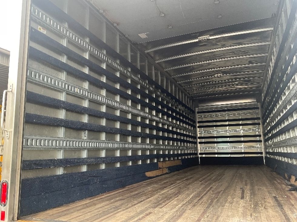 Medium Duty Box Truck-Light and Medium Duty Trucks-Hino-2019-268-Pennsauken-NJ-121,502\n\t\tmiles-$ 52,750 - Image 11