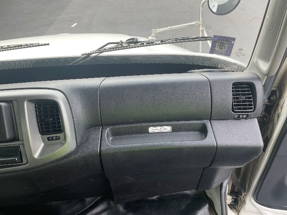 Medium Duty Box Truck-Light and Medium Duty Trucks-Hino-2019-268-Pennsauken-NJ-121,502\n\t\tmiles-$ 52,750 - Image 21