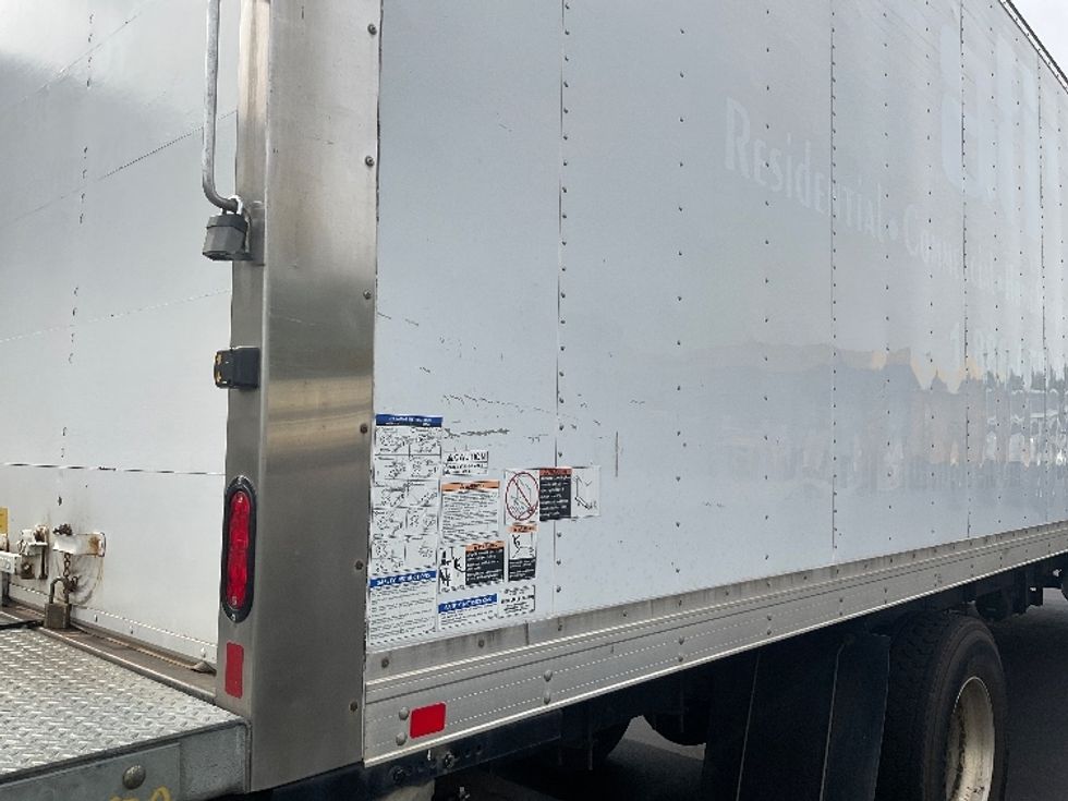 Medium Duty Box Truck-Light and Medium Duty Trucks-Hino-2019-268-Pennsauken-NJ-121,502\n\t\tmiles-$ 52,750 - Image 24