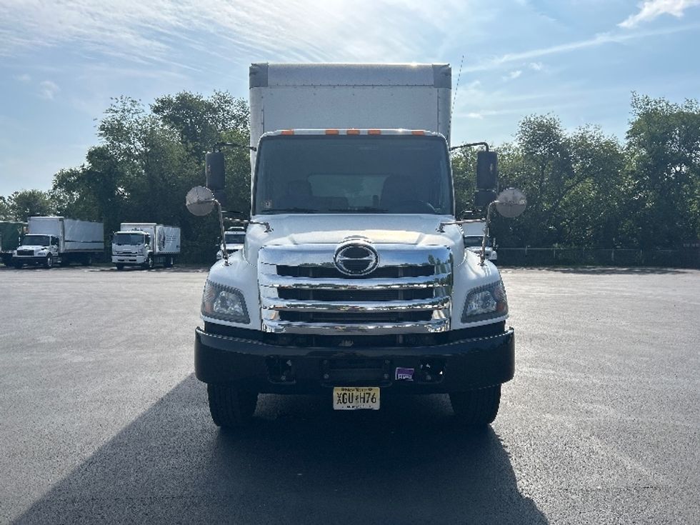 Medium Duty Box Truck-Light and Medium Duty Trucks-Hino-2019-268-Pennsauken-NJ-125,668\n\t\tmiles-$ 53,250 - Image 2