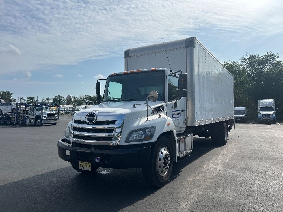 Medium Duty Box Truck-Light and Medium Duty Trucks-Hino-2019-268-Pennsauken-NJ-125,668\n\t\tmiles-$ 53,250 - Image 3