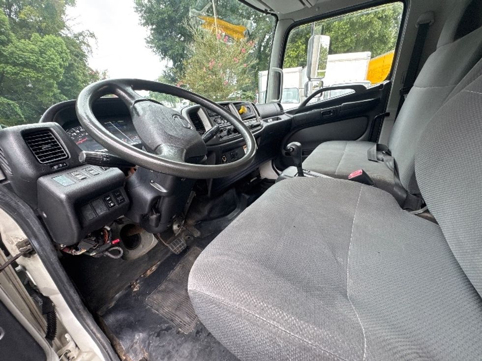 Medium Duty Box Truck-Light and Medium Duty Trucks-Hino-2019-268-Pensacola-FL-150,001\n\t\tmiles-$ 55,250 - Image 17