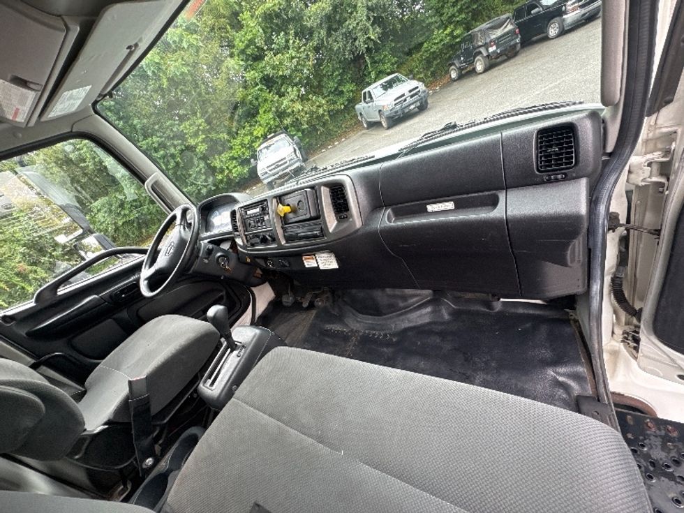 Medium Duty Box Truck-Light and Medium Duty Trucks-Hino-2019-268-Pensacola-FL-150,001\n\t\tmiles-$ 55,250 - Image 22