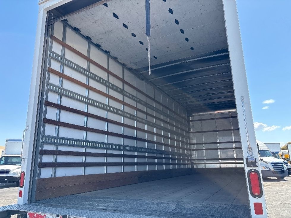 Medium Duty Box Truck-Light and Medium Duty Trucks-Hino-2019-268-Phoenix-AZ-184,126\n\t\tmiles-$ 50,000 - Image 11