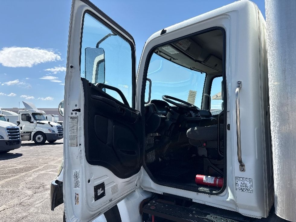 Medium Duty Box Truck-Light and Medium Duty Trucks-Hino-2019-268-Phoenix-AZ-184,126\n\t\tmiles-$ 50,000 - Image 16