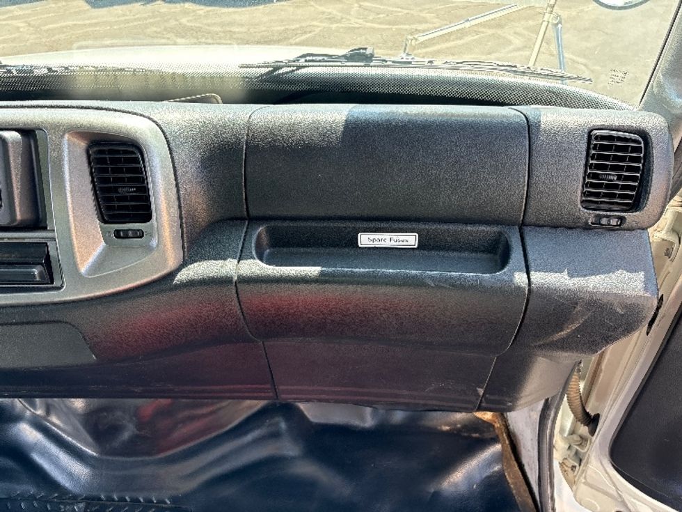 Medium Duty Box Truck-Light and Medium Duty Trucks-Hino-2019-268-Phoenix-AZ-184,126\n\t\tmiles-$ 50,000 - Image 21