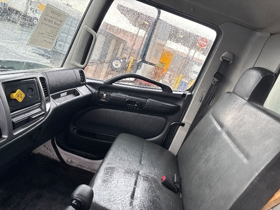 Medium Duty Box Truck-Light and Medium Duty Trucks-Hino-2019-268-Phoenix-AZ-198,998\n\t\tmiles-$ 46,750 - Image 19