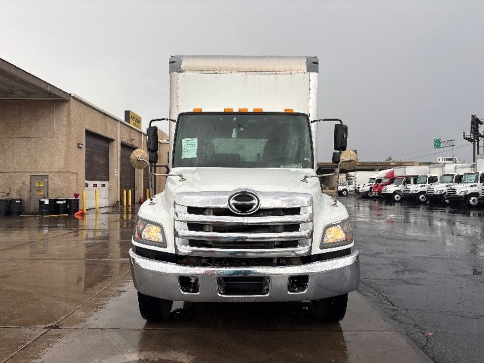 Medium Duty Box Truck-Light and Medium Duty Trucks-Hino-2019-268-Phoenix-AZ-198,998\n\t\tmiles-$ 46,750 - Image 2