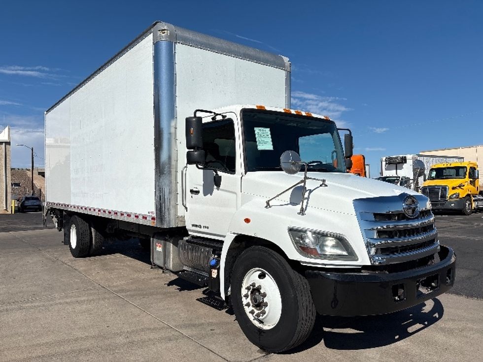 Medium Duty Box Truck-Light and Medium Duty Trucks-Hino-2019-268-Phoenix-AZ-217,200\n\t\tmiles-$ 44,750 - Image 1