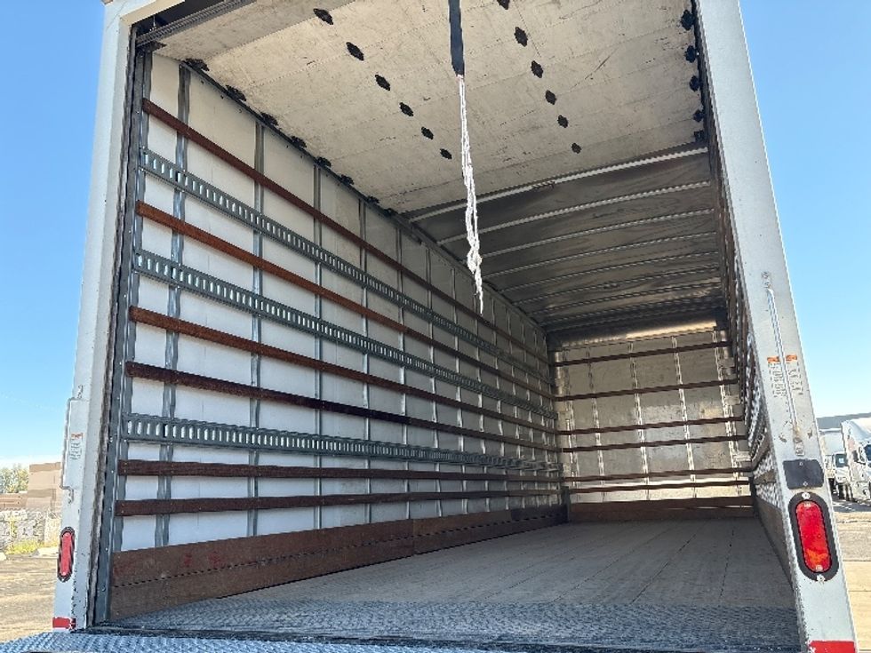 Medium Duty Box Truck-Light and Medium Duty Trucks-Hino-2019-268-Phoenix-AZ-217,200\n\t\tmiles-$ 44,750 - Image 11