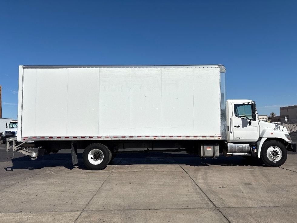 Medium Duty Box Truck-Light and Medium Duty Trucks-Hino-2019-268-Phoenix-AZ-217,200\n\t\tmiles-$ 44,750 - Image 15