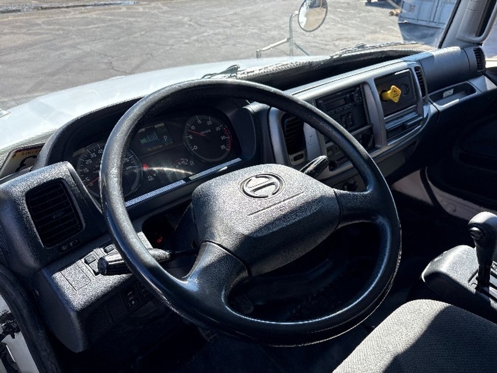 Medium Duty Box Truck-Light and Medium Duty Trucks-Hino-2019-268-Phoenix-AZ-217,200\n\t\tmiles-$ 44,750 - Image 17