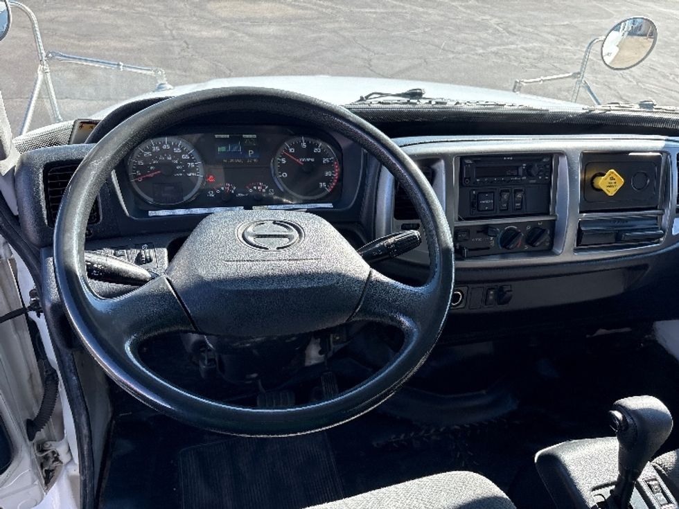 Medium Duty Box Truck-Light and Medium Duty Trucks-Hino-2019-268-Phoenix-AZ-217,200\n\t\tmiles-$ 44,750 - Image 18