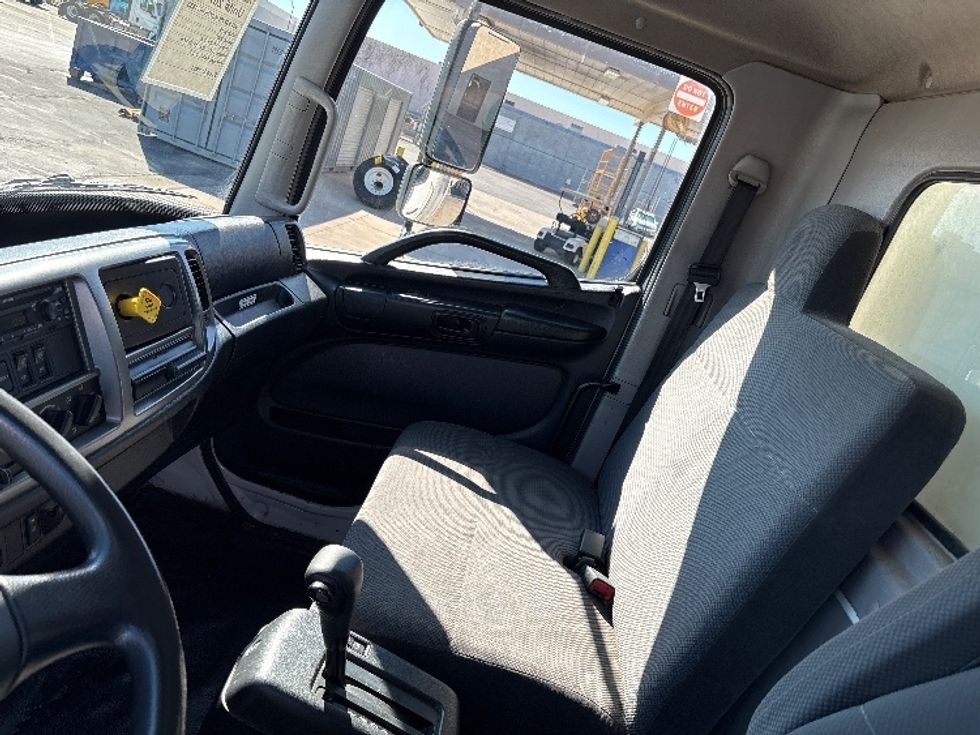 Medium Duty Box Truck-Light and Medium Duty Trucks-Hino-2019-268-Phoenix-AZ-217,200\n\t\tmiles-$ 44,750 - Image 19