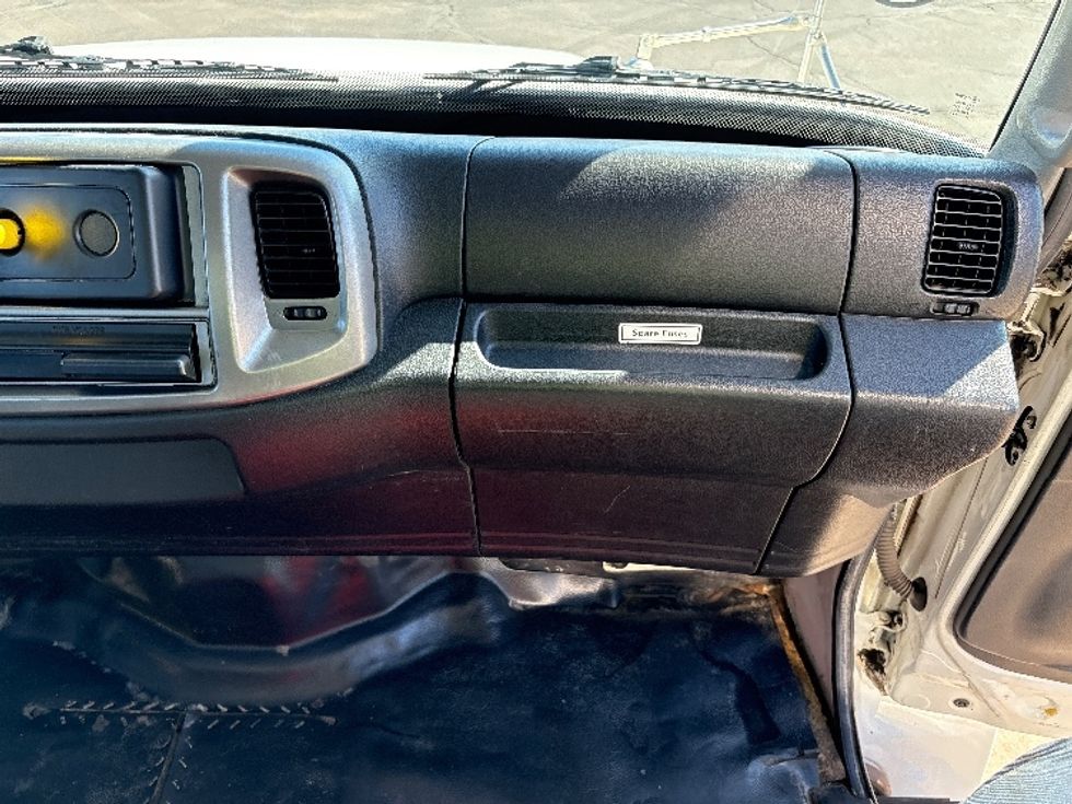 Medium Duty Box Truck-Light and Medium Duty Trucks-Hino-2019-268-Phoenix-AZ-217,200\n\t\tmiles-$ 44,750 - Image 21