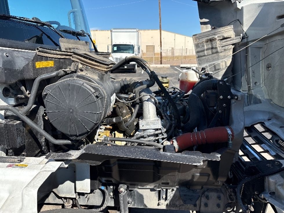 Medium Duty Box Truck-Light and Medium Duty Trucks-Hino-2019-268-Phoenix-AZ-217,200\n\t\tmiles-$ 44,750 - Image 23