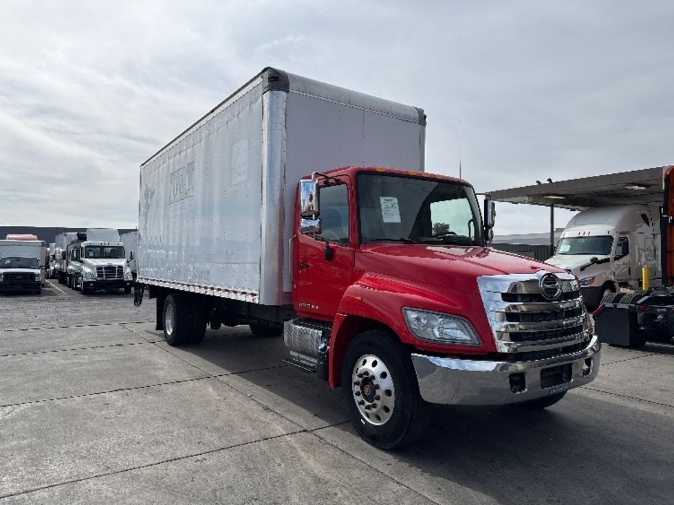 Medium Duty Box Truck-Light and Medium Duty Trucks-Hino-2019-268-Phoenix-AZ-223,431\n\t\tmiles-$ 42,000 - Image 1